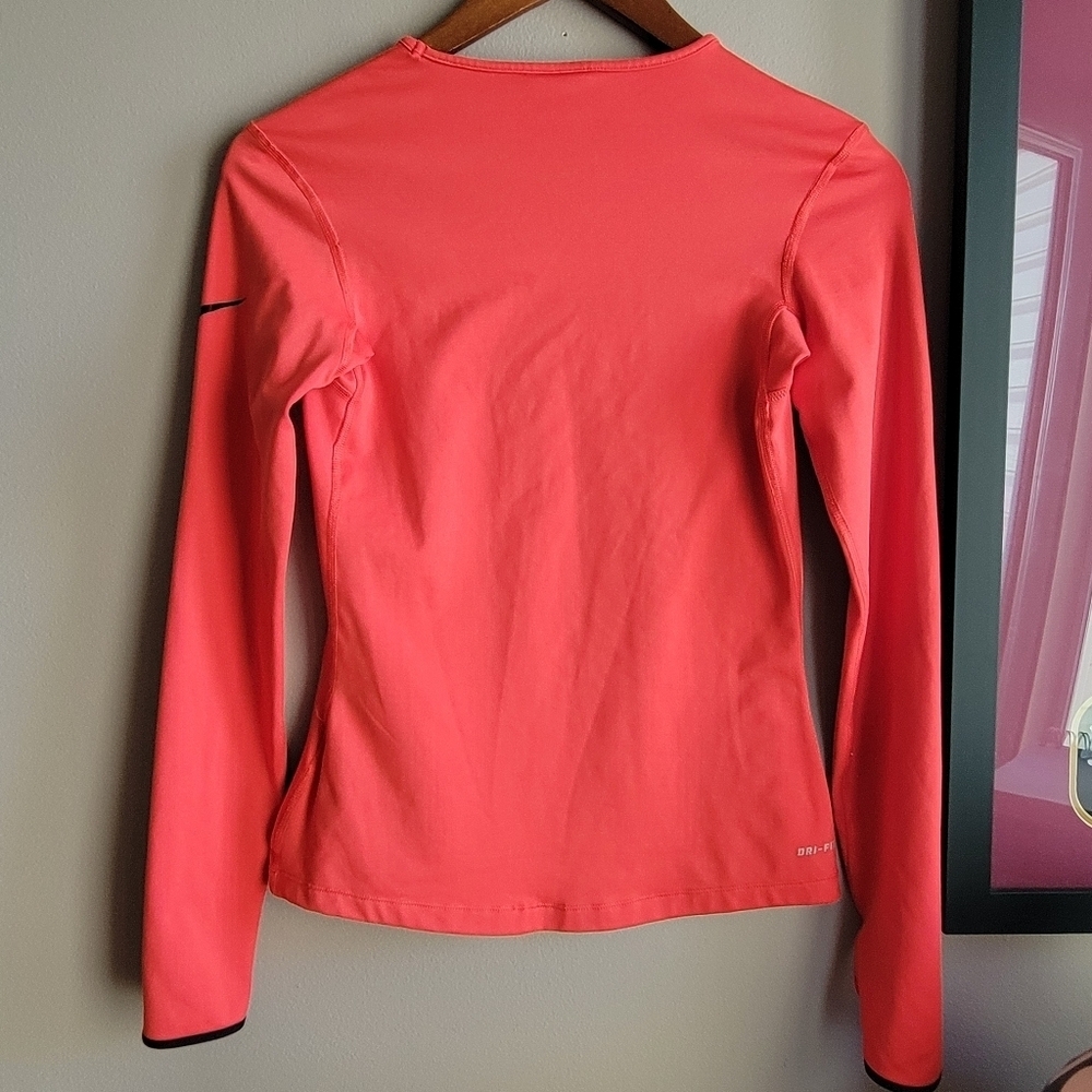 Nike PRO DRI FIT Women's Coral Long Sleeve Top Size Small Logo - Picture 2 of 9